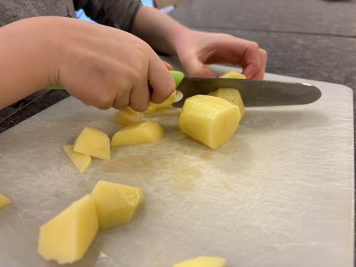 Førskolebarna lager bidos